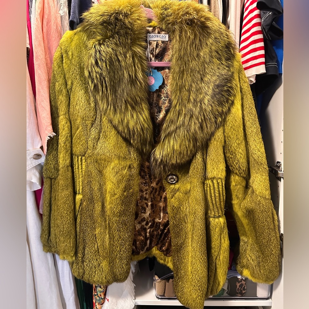 Chic Olive Vintage Fur Jacket - Picture 2 of 7